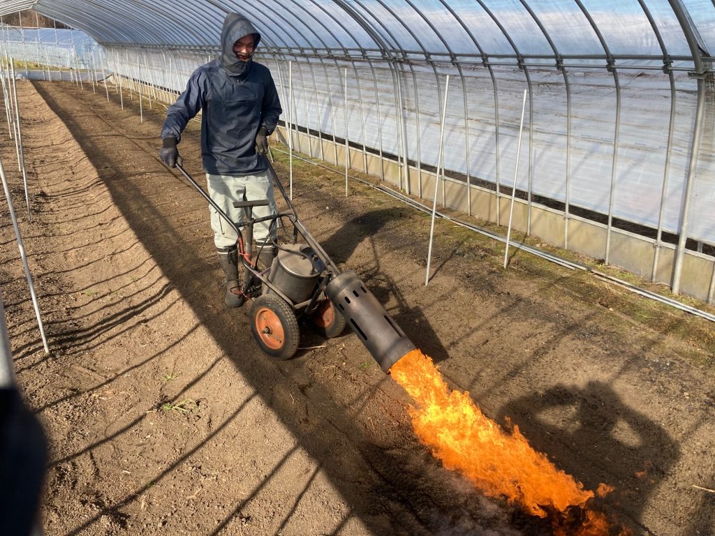 アスパラガスの土壌焼却（新バーナー）｜アスパラガス農家-栃木県大田原市
